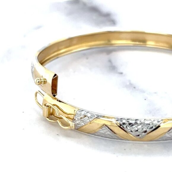 Women Solid 10K Yellow Gold 7" Textured Snake Bangle Two-Tone Bracelet Minimalis - Picture 9 of 9